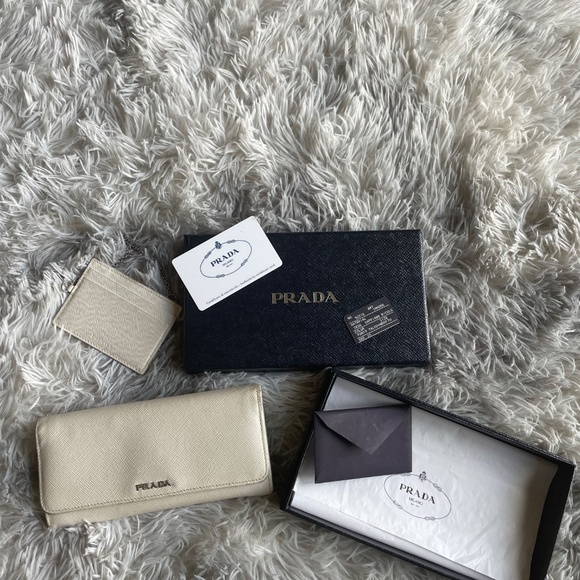 Prada white wallet - Picture 2 of 5